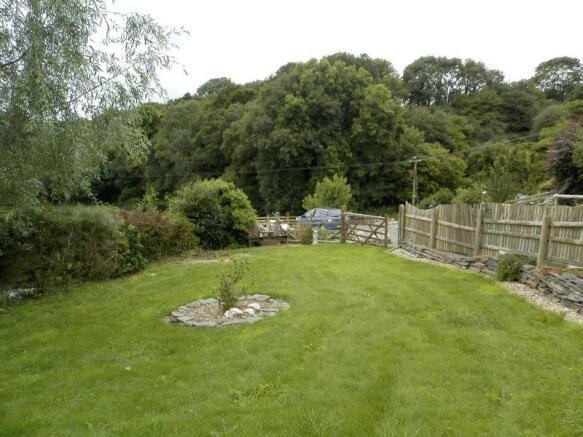 Lawned Gardens