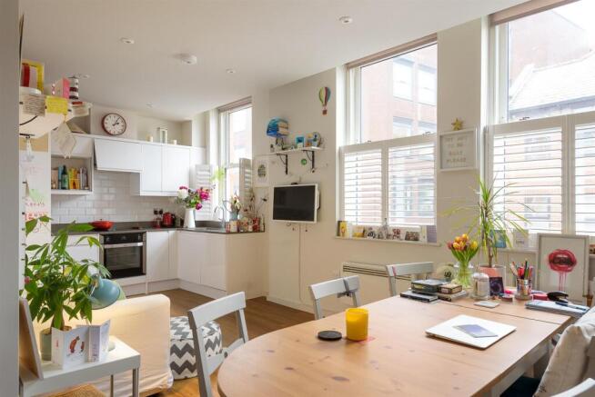 1 bed Apartment to rent Image 5