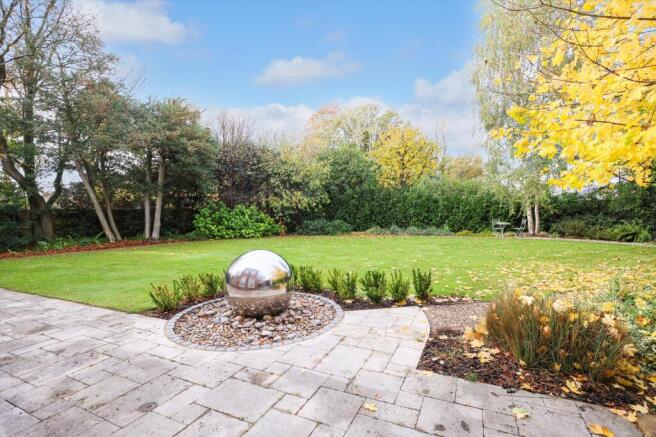 Brook Farm Road, Cobham, Surrey, KT11 photo 3