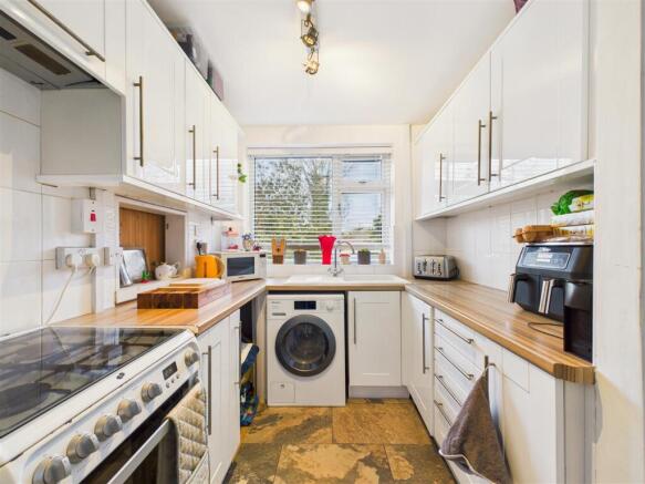 2 bed Semi-Detached for sale Image 5