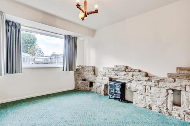 3 bed Semi-Detached for sale Image 4