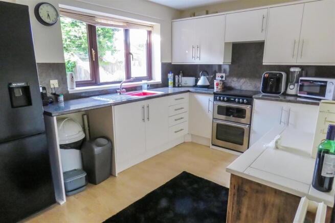 Kitchen 1.JPG