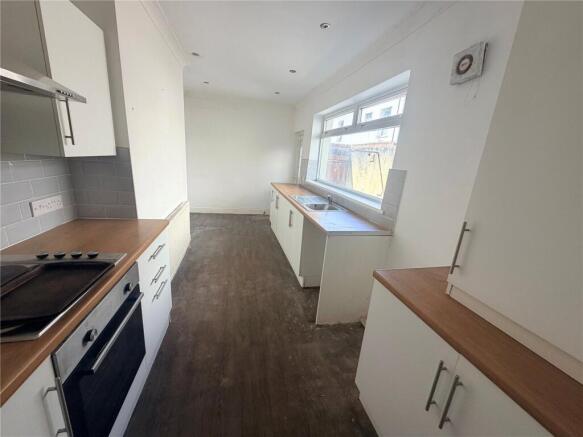 2 bed Terraced to rent Image 4