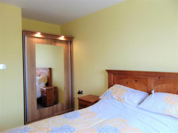 Bedroom 1b.JPG