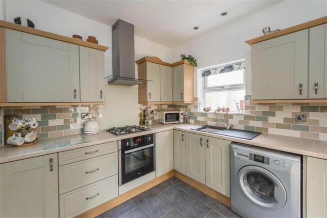 CONTEMPORARY KITCHEN