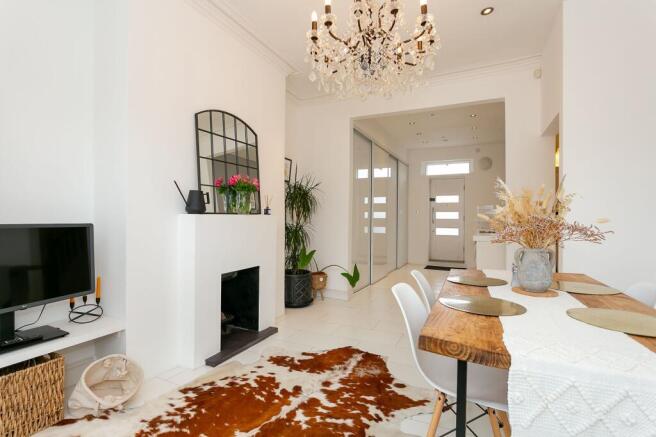 2 bed Apartment to rent Image 6