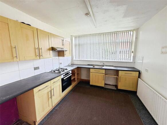 3 bed Semi-Detached for sale Image 11