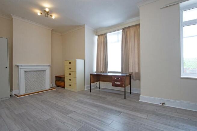 61 Kenlor Road SW17 bedroom 1.jpg