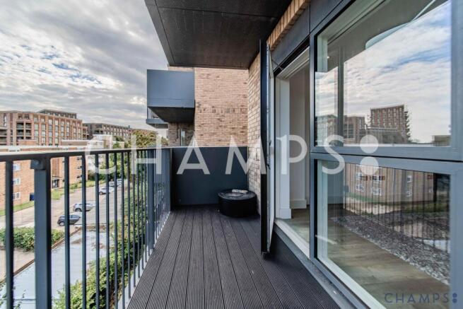 Modern 2-Bedroom Apartment with Balcony & Concier