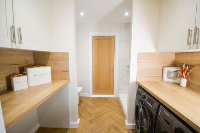 4 bed Semi-Detached for sale Image 11