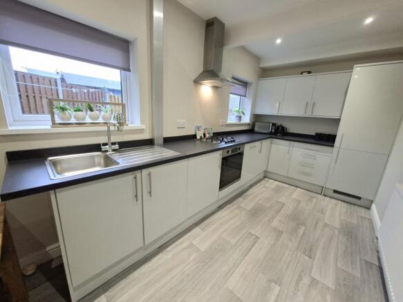 KITCHEN/BREAKFAST ROOM