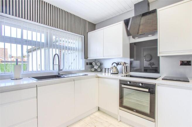 2 bed Bungalow for sale Image 7