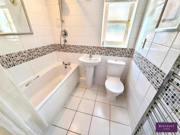 2 bed Flat for sale Image 9