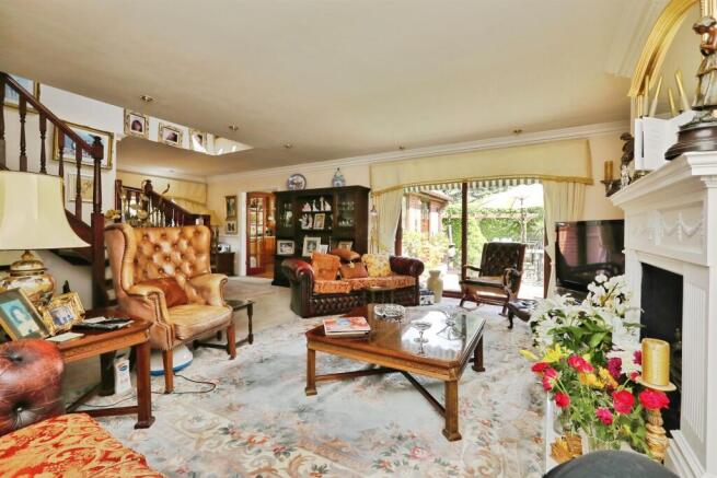 4 bed Detached Bungalow for sale Image 5