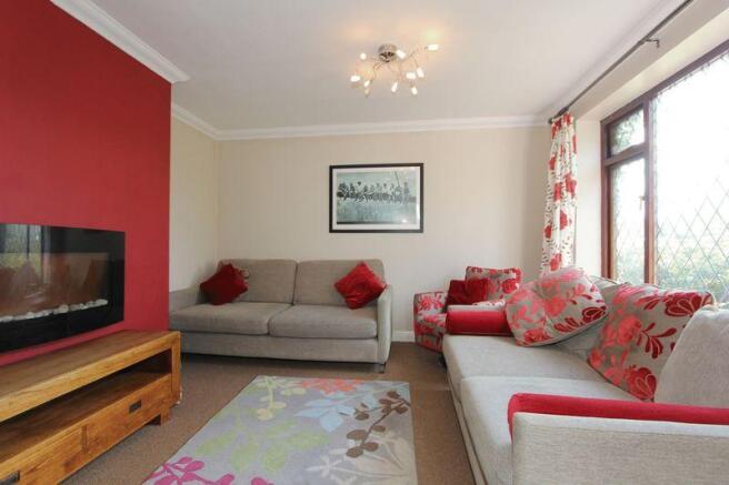 LOUNGE 1