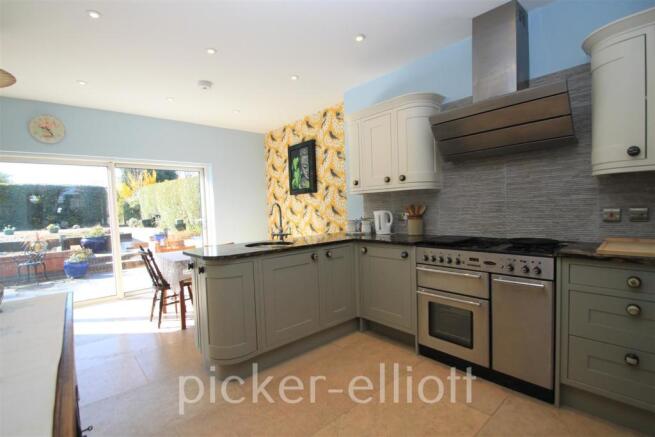 Open Plan Living/Kitchen Dining Room