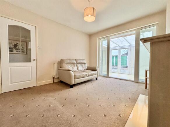 2 bed Semi-Detached Bungalow for sale Image 7