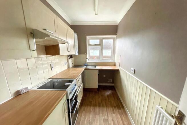 6 Rostrevor Court, 96 Sandown Road, Sandown PO36 9JX