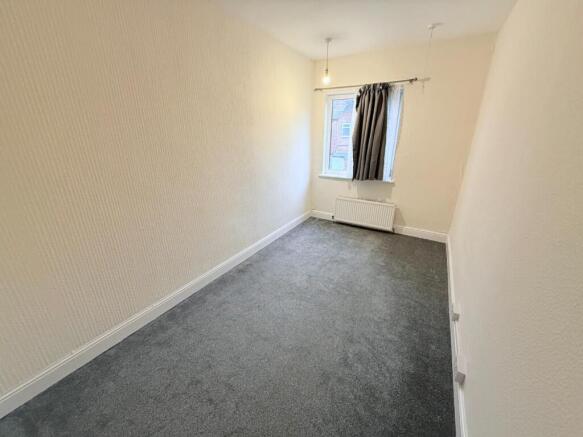 2 bed Terraced to rent Image 7