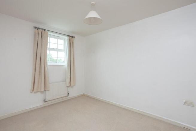 3 bed House to rent Image 8