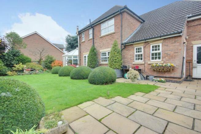 4 bed Detached for sale Image 6