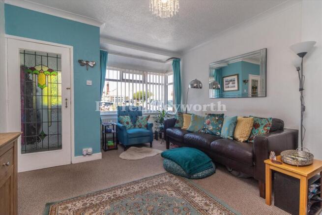Lounge image 2
