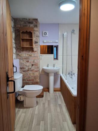 2 bed Apartment to rent Image 10
