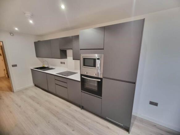 2 bed Flat to rent Image 4