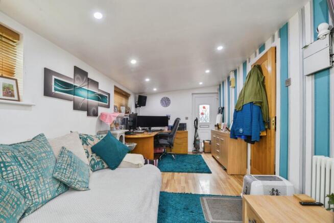 2 bed Semi-Detached for sale Image 7