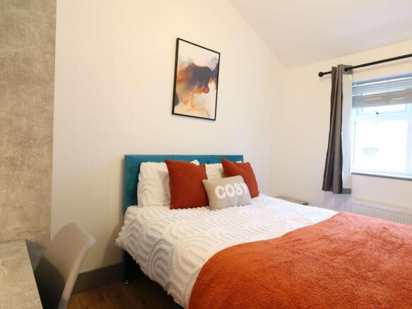 2 Goslyn Room 4 5.JPG