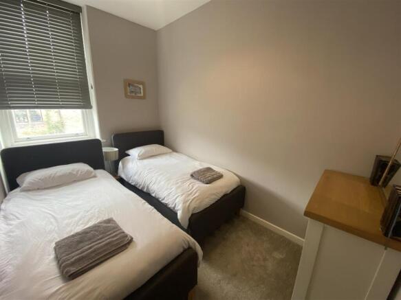 2 bed Apartment to rent Image 9