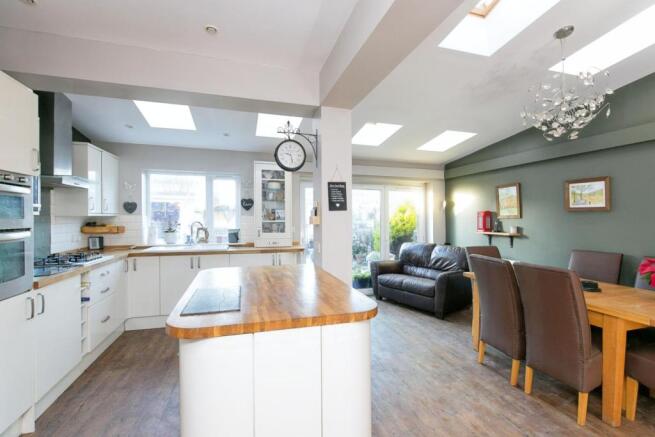 Kitchen/Dining Room