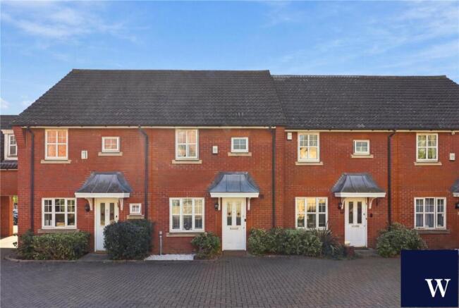 3-bed terraced on Honiton Gardens, Mill Hill East, London, NW7, £700,000
