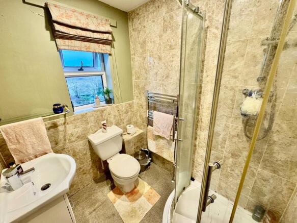 EN SUITE