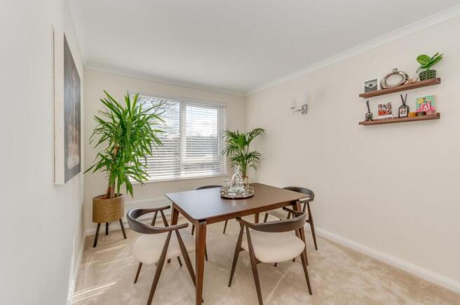 3 bed Apartment for sale Image 5