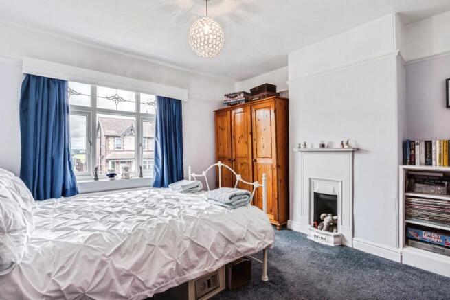 3 bed Semi-Detached for sale Image 12