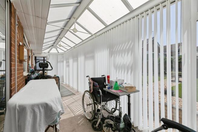 2 bed Detached Bungalow for sale Image 8