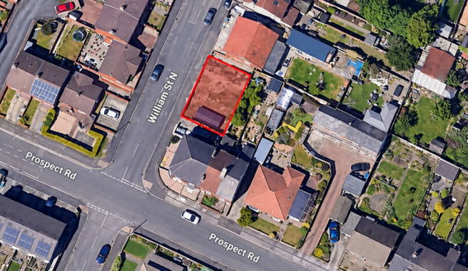 Red-Outlined Corner Plot for Sale