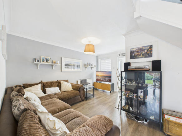 CAM02536G0-PR0046-STILL002