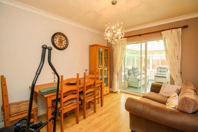 4 bed Detached for sale Image 4