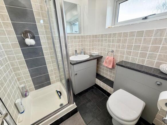 4 bed Semi-Detached for sale Image 6