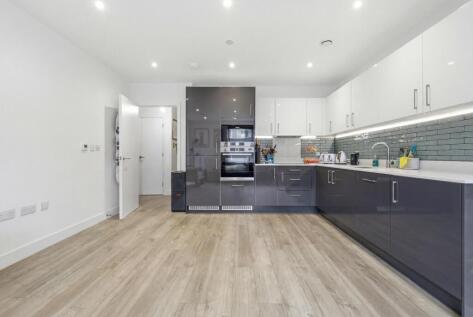 Beck Square, Leyton, E10