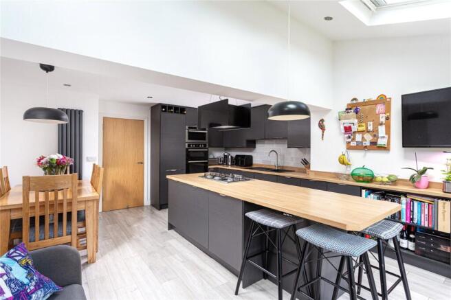 5 bed Terraced for sale Image 8