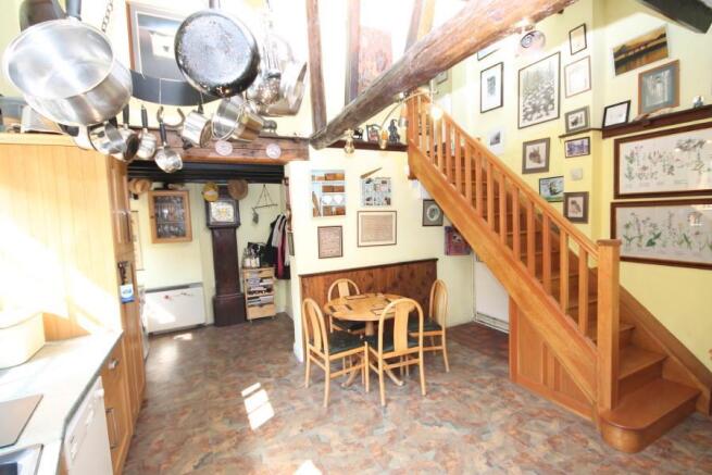 LIVING KITCHEN