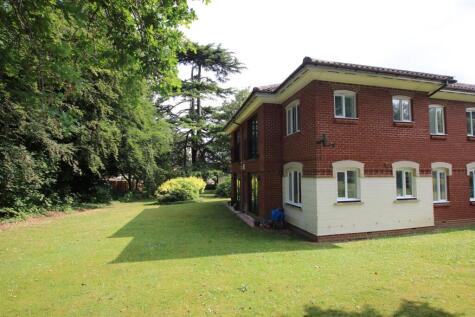 Hawks Hill Court, Leatherhead, KT22