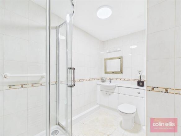 2 bed Ground Flat for sale Image 12