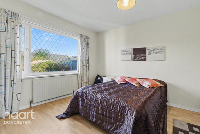 2 bed Semi-Detached Bungalow for sale Image 4