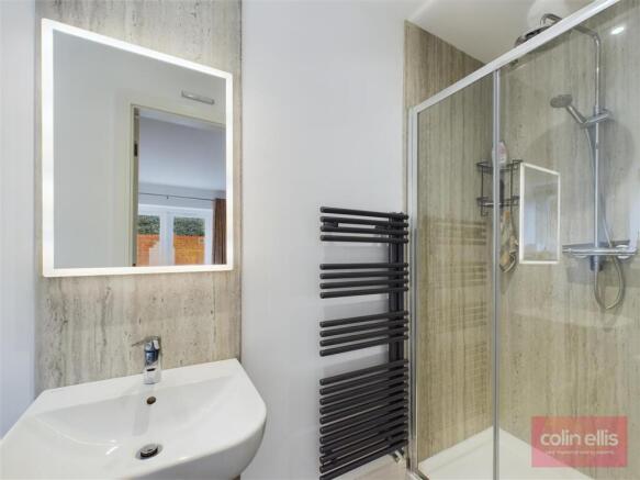 2 bed Ground Flat for sale Image 7