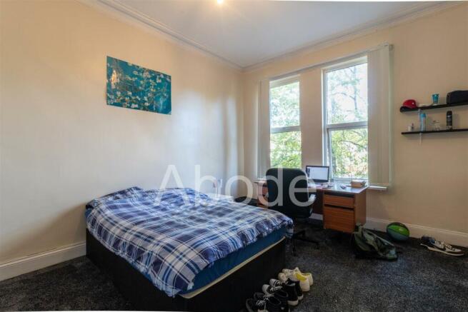 8 bed House to rent Image 11
