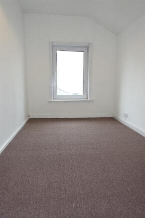 3 bed Terraced to rent Image 12